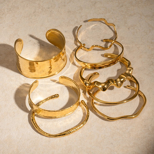 Dizza, The Metal Cuffs and Bracelets