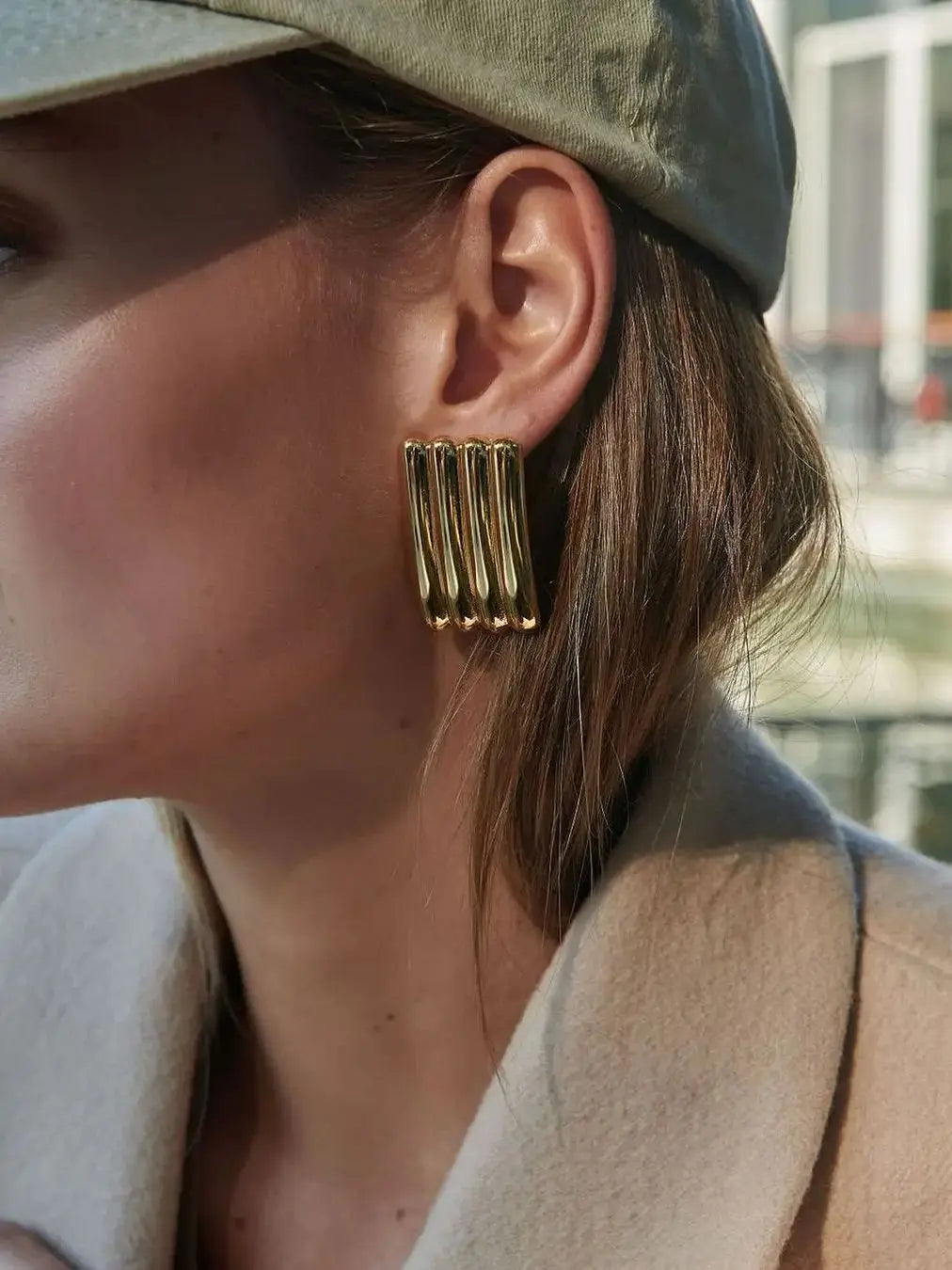 Luxor The Vintage-Inspired Waterproof Studs